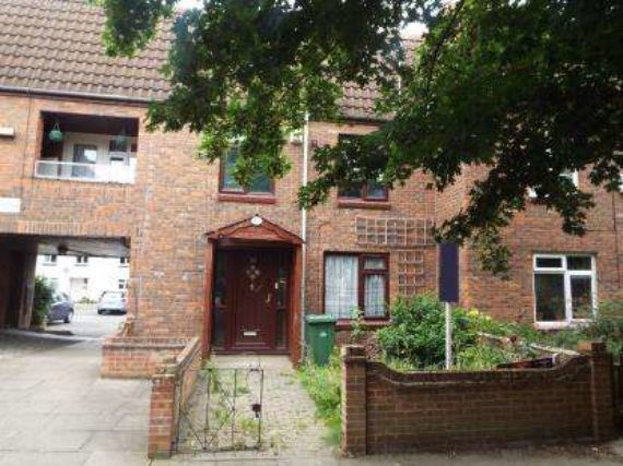 3 Bedroom End of Ter...